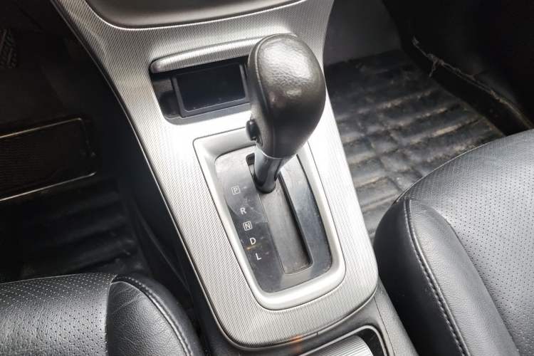 Used Nissan Sylphy 2014 1.6XV CVT Deluxe Edition Gear Lever