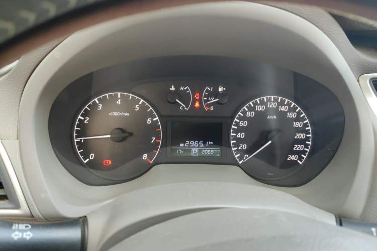 Used Nissan Sylphy 2014 1.6XV CVT Deluxe Edition Instrument Cluster