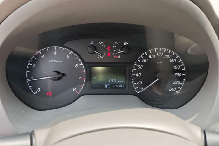 Used Nissan Sylphy 2014 1.6XV CVT Deluxe Edition Instrument Cluster
