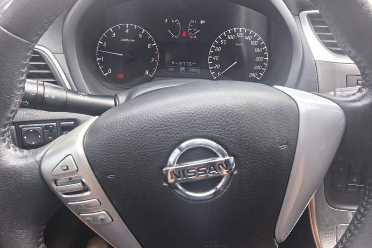 Used Nissan Sylphy 2014 1.6XV CVT Deluxe Edition Interior 1