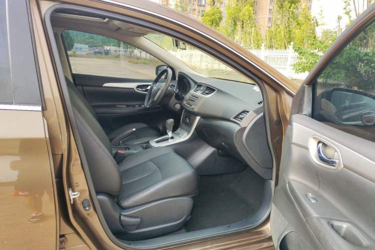 Used Nissan Sylphy 2014 1.6XV CVT Deluxe Edition Interior 8