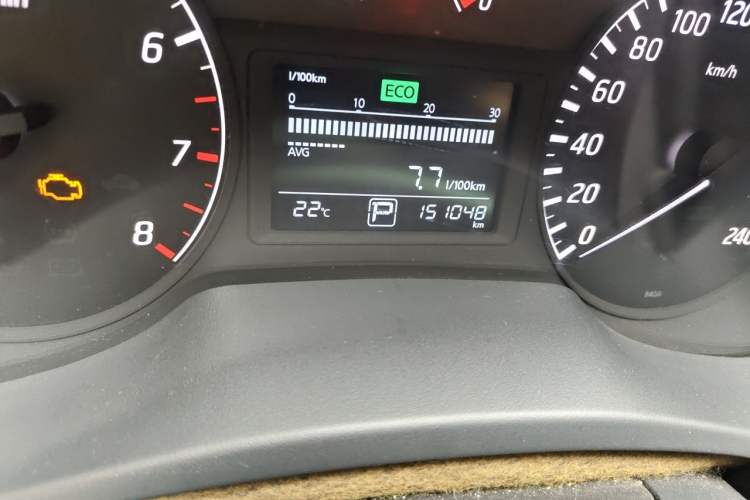 Used Nissan Sylphy 2014 1.6XV CVT Deluxe Edition Odometer Close Up