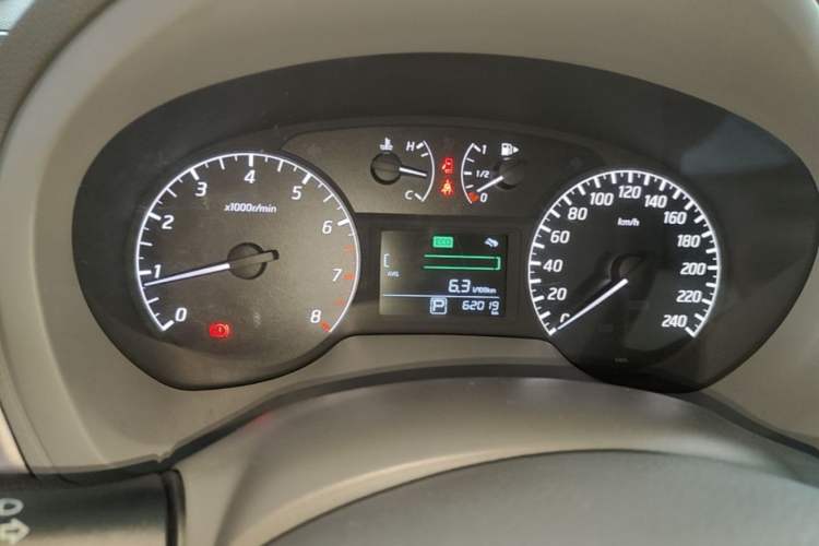 Used Nissan Sylphy 2014 1.6XV CVT Deluxe Edition Odometer Close Up