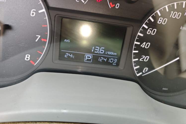 Used Nissan Sylphy 2014 1.6XV CVT Deluxe Edition Odometer Close Up