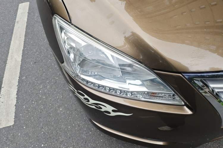 Used Nissan Sylphy 2014 1.6XV CVT Deluxe Edition Right Front Headlight