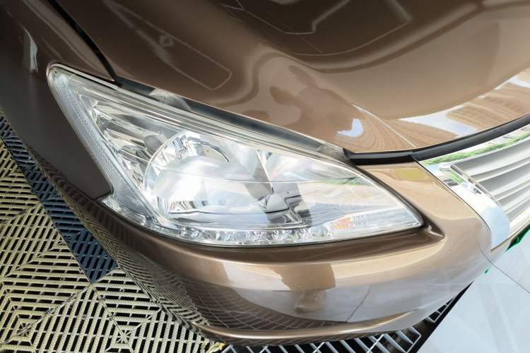 Used Nissan Sylphy 2014 1.6XV CVT Deluxe Edition Right Front Headlight
