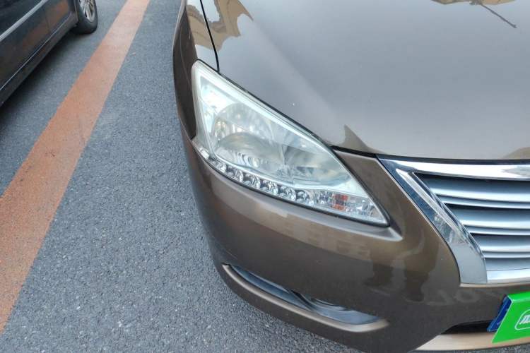 Used Nissan Sylphy 2014 1.6XV CVT Deluxe Edition Right Front Headlight