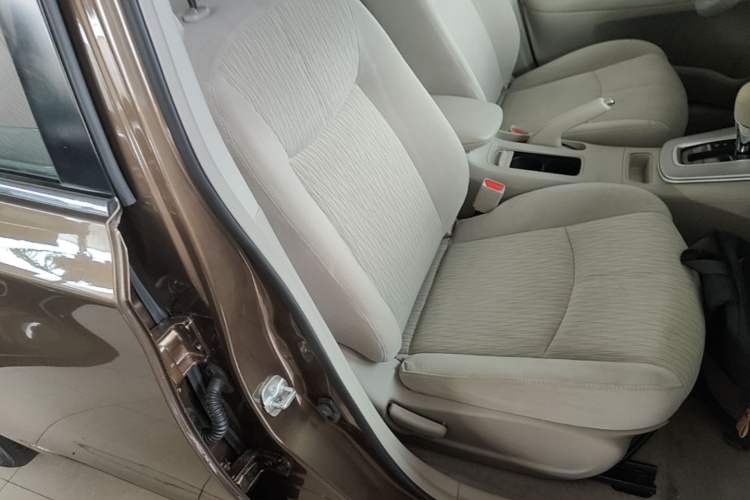 Used Nissan Sylphy 2014 1.6XV CVT Deluxe Edition Right Front Seat