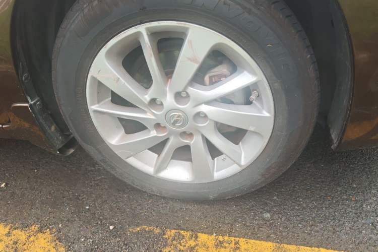 Used Nissan Sylphy 2014 1.6XV CVT Deluxe Edition Right Front Wheel Hub