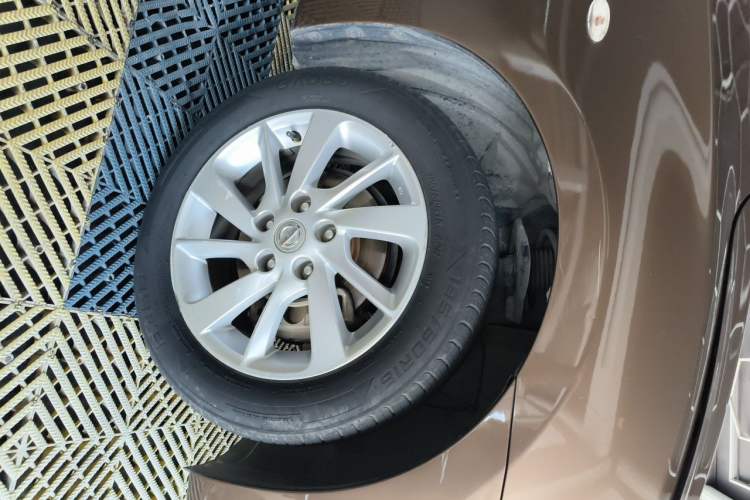 Used Nissan Sylphy 2014 1.6XV CVT Deluxe Edition Right Front Wheel Hub