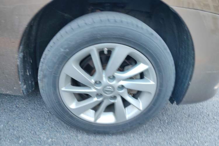 Used Nissan Sylphy 2014 1.6XV CVT Deluxe Edition Right Front Wheel Hub