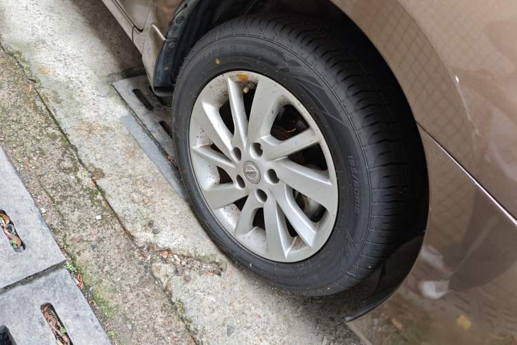 Used Nissan Sylphy 2014 1.6XV CVT Deluxe Edition Right Front Wheel Hub