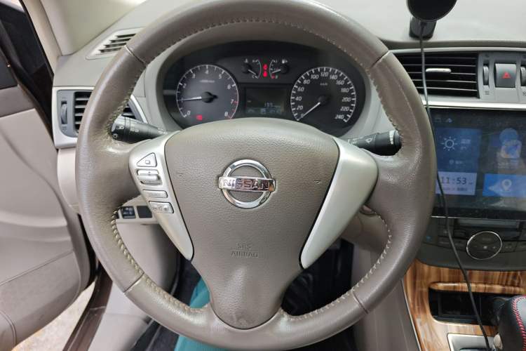 Used Nissan Sylphy 2014 1.6XV CVT Deluxe Edition Steering Wheel