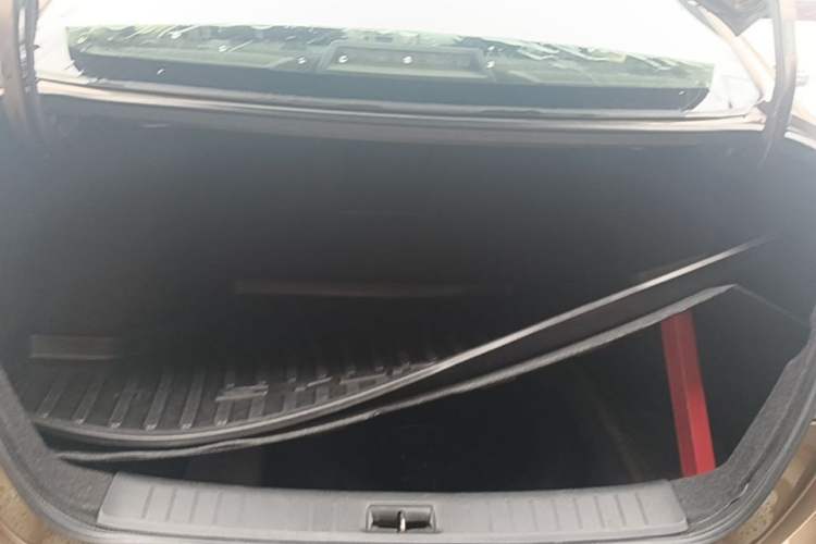 Used Nissan Sylphy 2014 1.6XV CVT Deluxe Edition Trunk