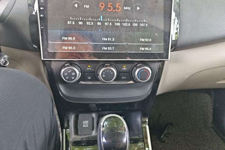 Used Nissan Sylphy 2016 1.6 XL CVT Luxury Edition Audio And AC Panel
