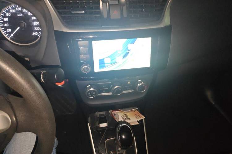 Used Nissan Sylphy 2016 1.6XV CVT Smart Enjoyment Version Audio And AC Panel