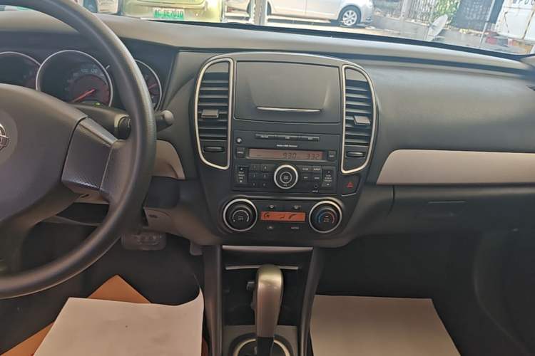 Used Nissan Sylphy 2016 Classic 1.6XE Automatic Leading Edition Audio And AC Panel