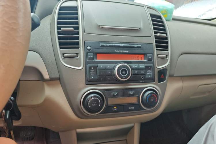 Used Nissan Sylphy 2016 1.6XE Manual Comfort Edition Audio And AC Panel