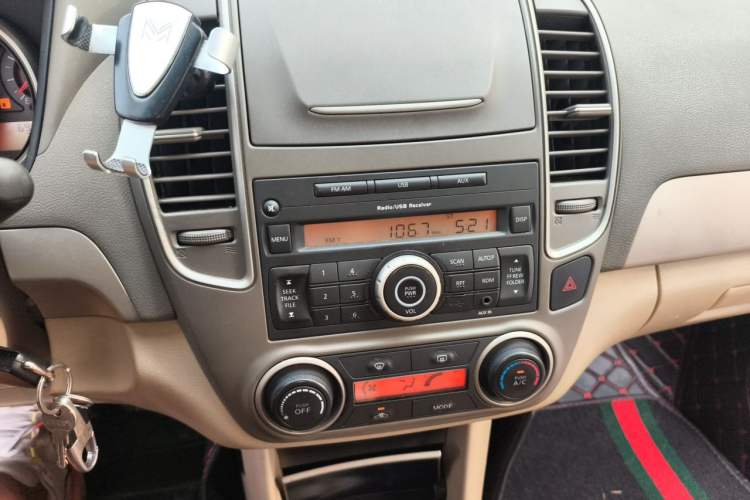 Used Nissan Sylphy 2016 Classic 1.6XE Manual Leading Edition Audio And AC Panel