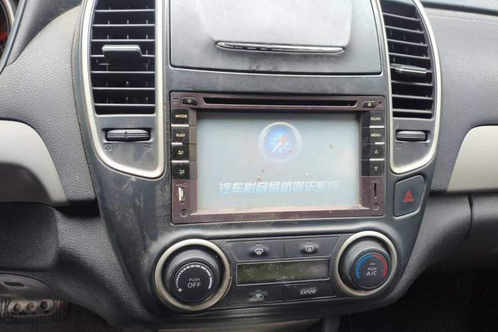 Used Nissan Sylphy 2016 Classic 1.6XE Automatic Comfort Edition Audio And AC Panel
