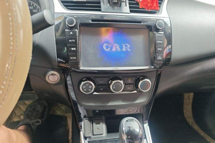 Used Nissan Sylphy 2016 1.6XV CVT Smart Enjoyment Version Audio And AC Panel