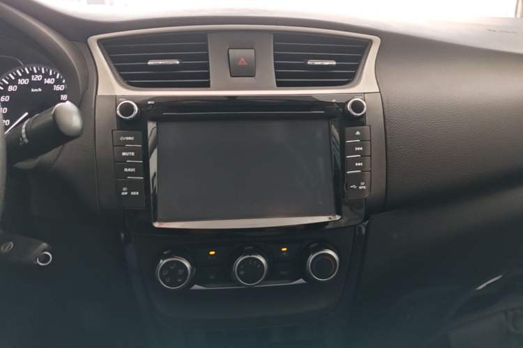 Used Nissan Sylphy 2016 1.6 XL Manual Luxury Edition Audio And AC Panel