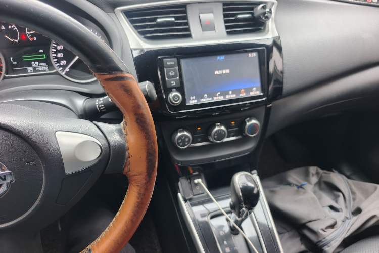 Used Nissan Sylphy 2016 1.6 XL CVT Deluxe Edition Audio And AC Panel