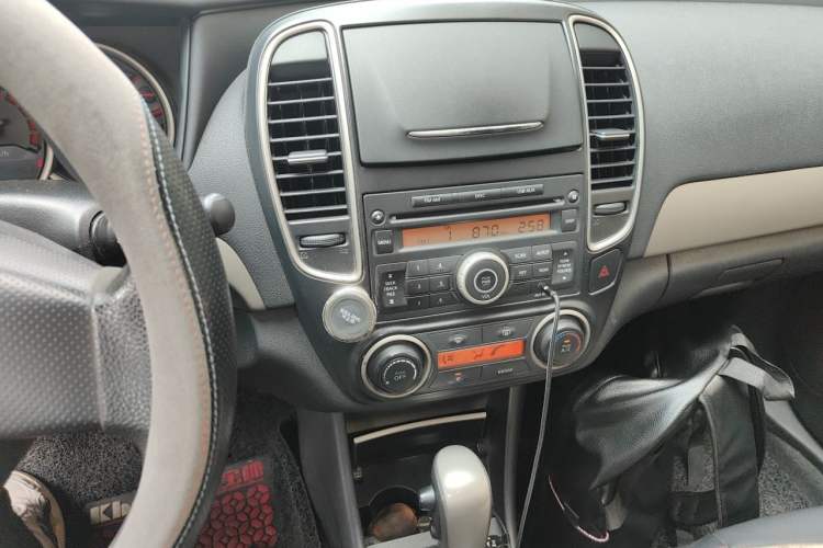 Used Nissan Sylphy 2016 1.6XE CVT Comfort Edition Audio And AC Panel