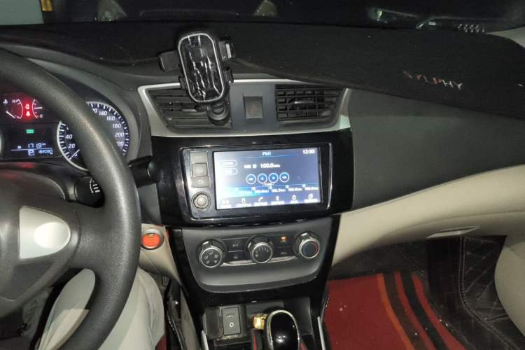 Used Nissan Sylphy 2016 1.6 XL CVT Deluxe Edition Audio And AC Panel