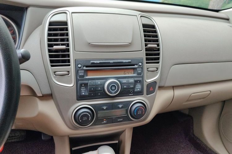 Used Nissan Sylphy 2016 Classic 1.6XE Automatic Leading Edition Audio And AC Panel