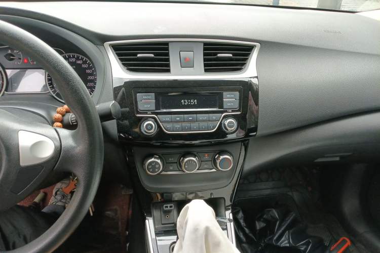 Used Nissan Sylphy 2016 1.6 XL CVT Luxury Edition Audio And AC Panel