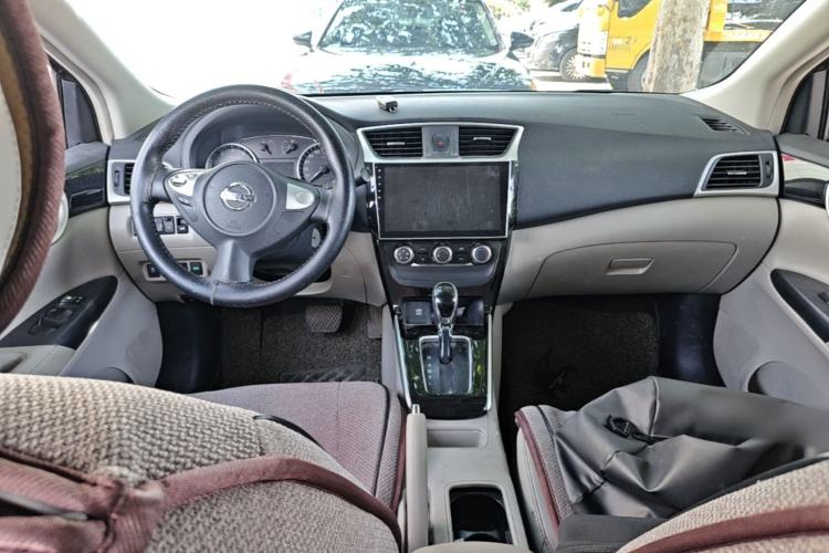 Used Nissan Sylphy 2016 1.6 XL CVT Luxury Edition Center Console