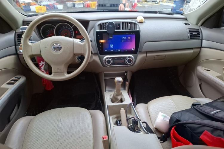 Used Nissan Sylphy 2016 Classic 1.6XE Manual Comfort Edition Center Console