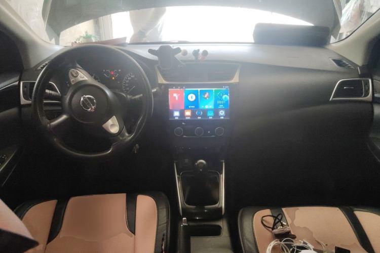 Used Nissan Sylphy 2016 1.6 XL Manual Luxury Edition Center Console