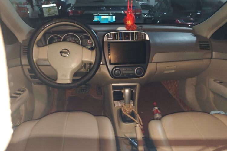 Used Nissan Sylphy 2016 Classic 1.6XE Automatic Comfort Edition Center Console