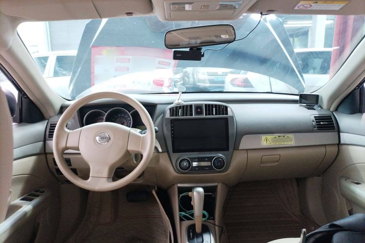 Used Nissan Sylphy 2016 Classic 1.6XE Automatic Leading Edition Center Console
