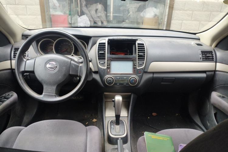 Used Nissan Sylphy 2016 Classic 1.6XE Automatic Comfort Edition Center Console