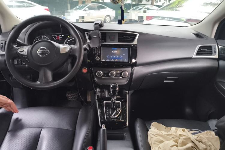 Used Nissan Sylphy 2016 1.6XV CVT Smart Enjoyment Version Center Console