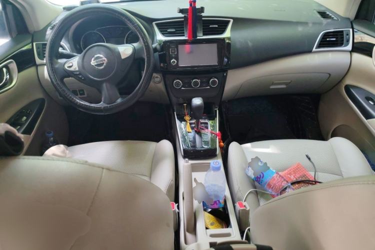 Used Nissan Sylphy 2016 1.6 XL CVT Deluxe Edition Center Console