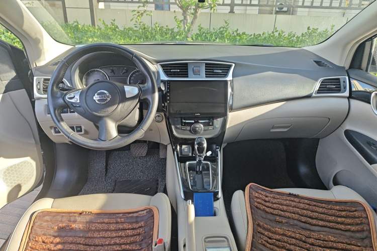 Used Nissan Sylphy 2016 1.8XL CVT Luxury Edition Center Console