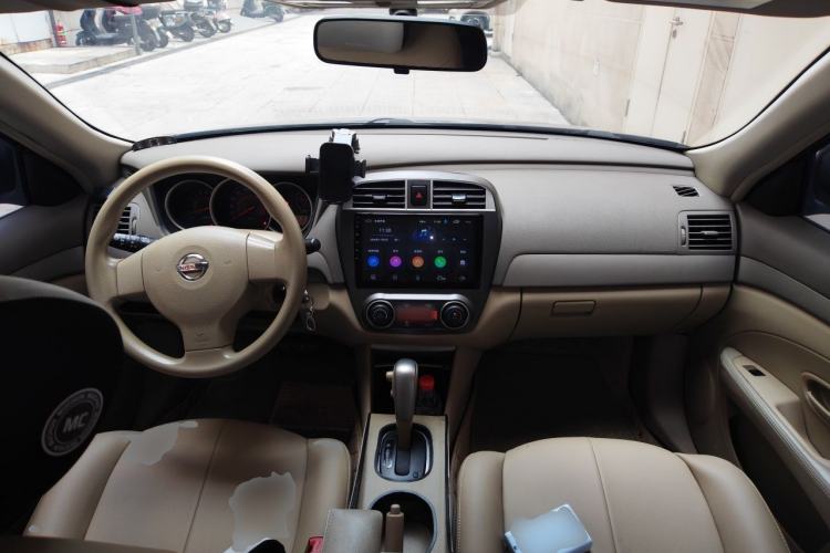 Used Nissan Sylphy 2016 Classic 1.6XE Automatic Leading Edition Center Console