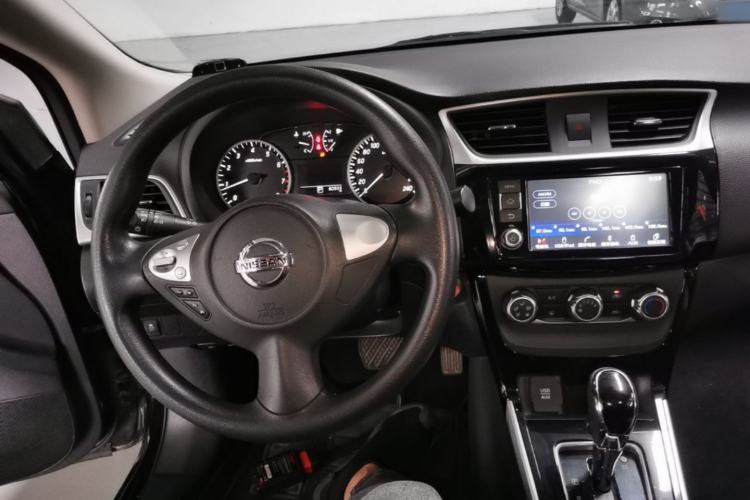 Used Nissan Sylphy 2016 1.6 XL CVT Luxury Edition Center Console