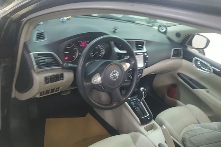 Used Nissan Sylphy 2016 1.6 XL CVT Deluxe Edition Center Console