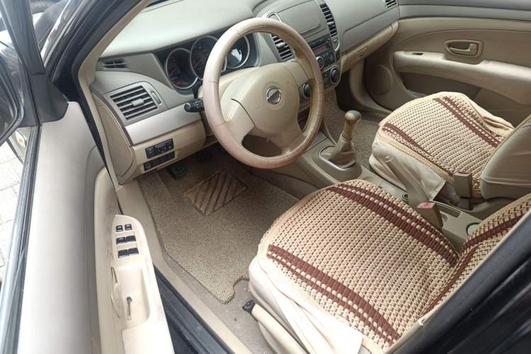 Used Nissan Sylphy 2016 Classic 1.6XE Manual Comfort Edition Driver Seat