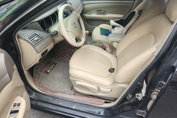 Used Nissan Sylphy 2016 Classic 1.6XE Manual Comfort Edition Driver Seat