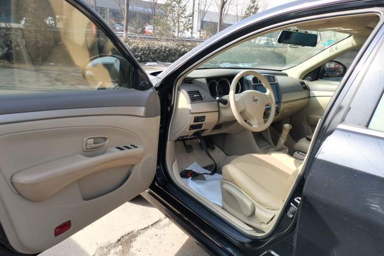 Used Nissan Sylphy 2016 Classic 1.6XE Manual Leading Edition Driver Seat