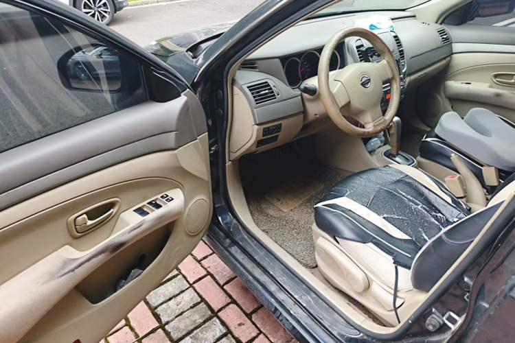 Used Nissan Sylphy 2016 Classic 1.6XE Automatic Comfort Edition Driver Seat