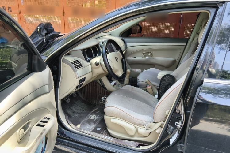 Used Nissan Sylphy 2016 Classic 1.6XE Manual Leading Edition Driver Seat