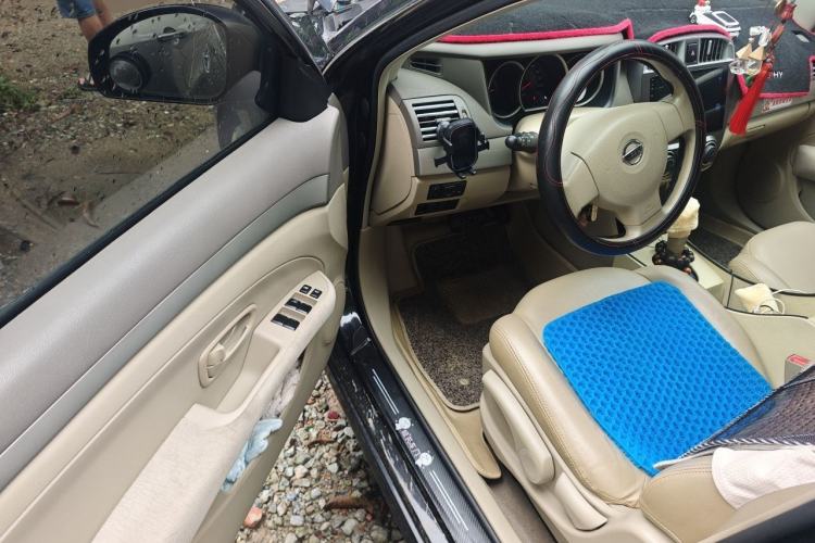 Used Nissan Sylphy 2016 Classic 1.6XE Automatic Comfort Edition Driver Seat