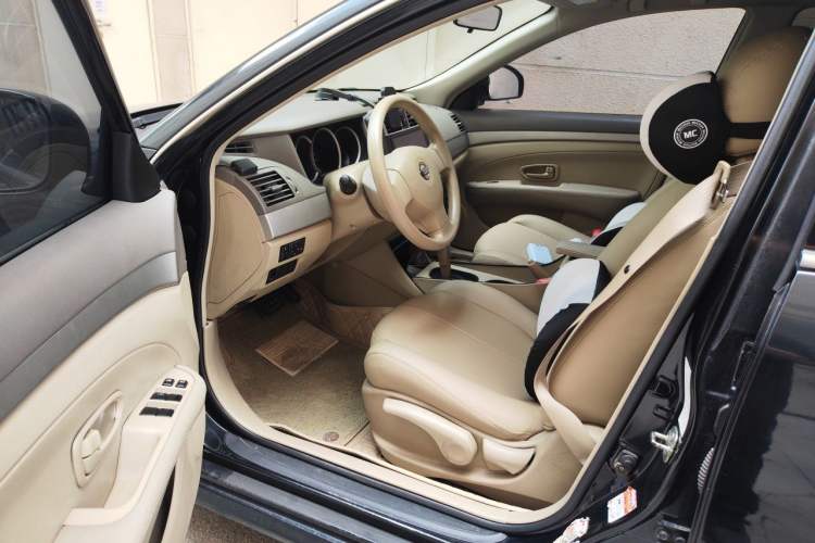 Used Nissan Sylphy 2016 Classic 1.6XE Automatic Leading Edition Driver Seat